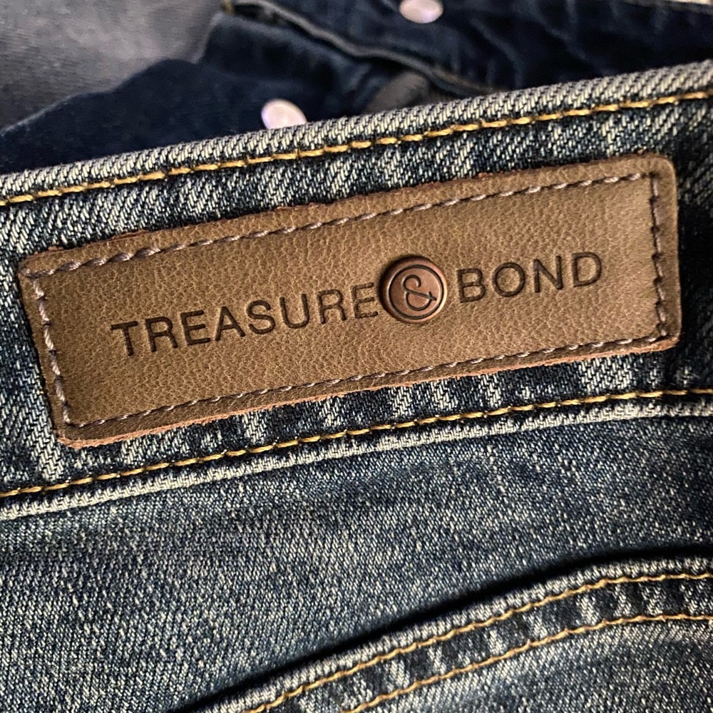 Treasure & Bond Distressed Jeans